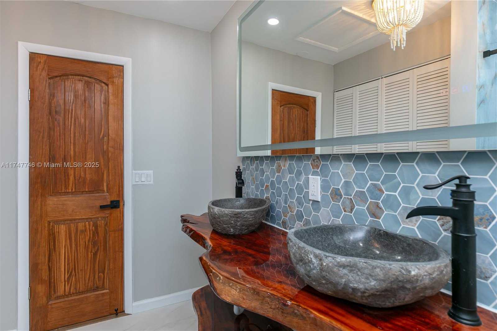 Small Image of 1507 HARDING ST, Hollywood Number 19