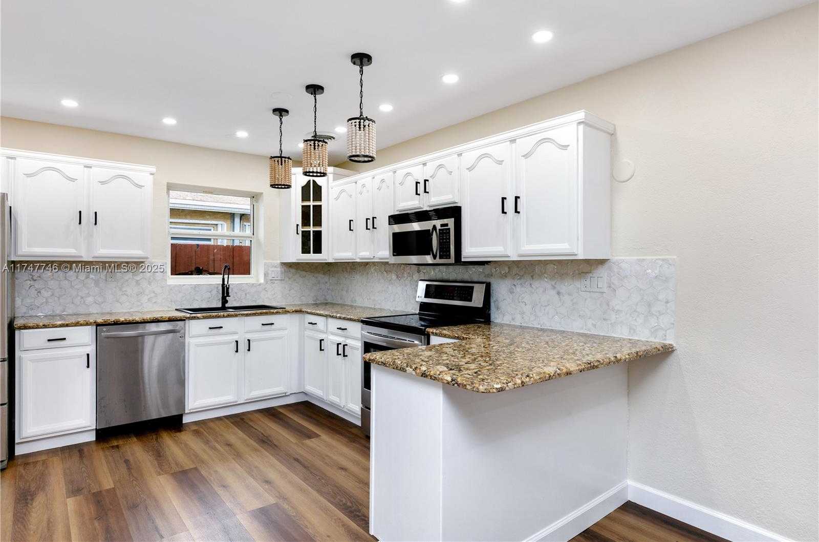 Small Image of 1507 HARDING ST, Hollywood Number 3
