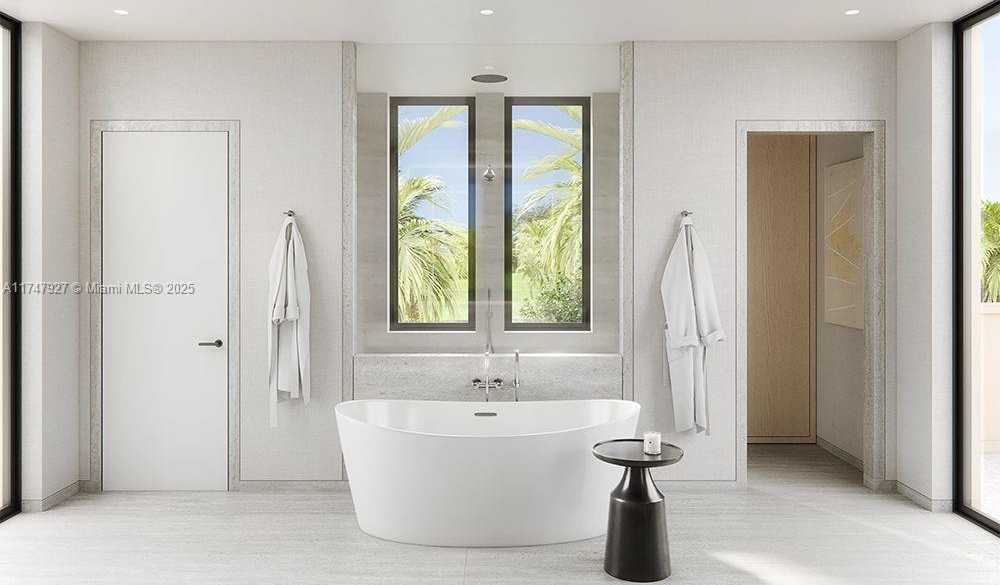 Small Image of 1007 LINKS DR, Miami Beach Number 17