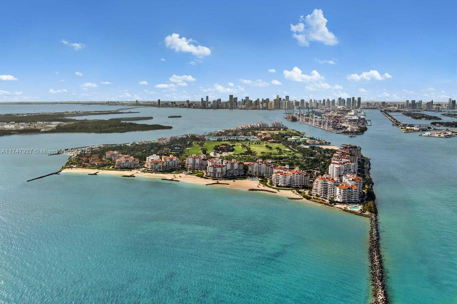 Small Image of 1007 LINKS DR, Miami Beach Number 24