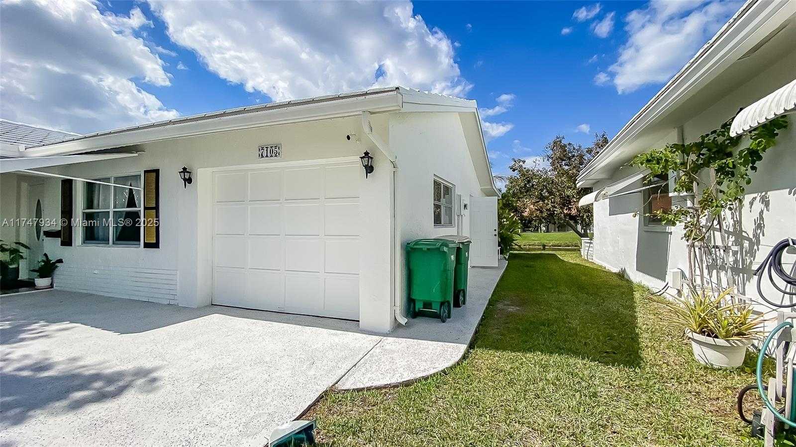 Small Image of 7105 NORTH WEST 73RD AVE, Margate Number 4