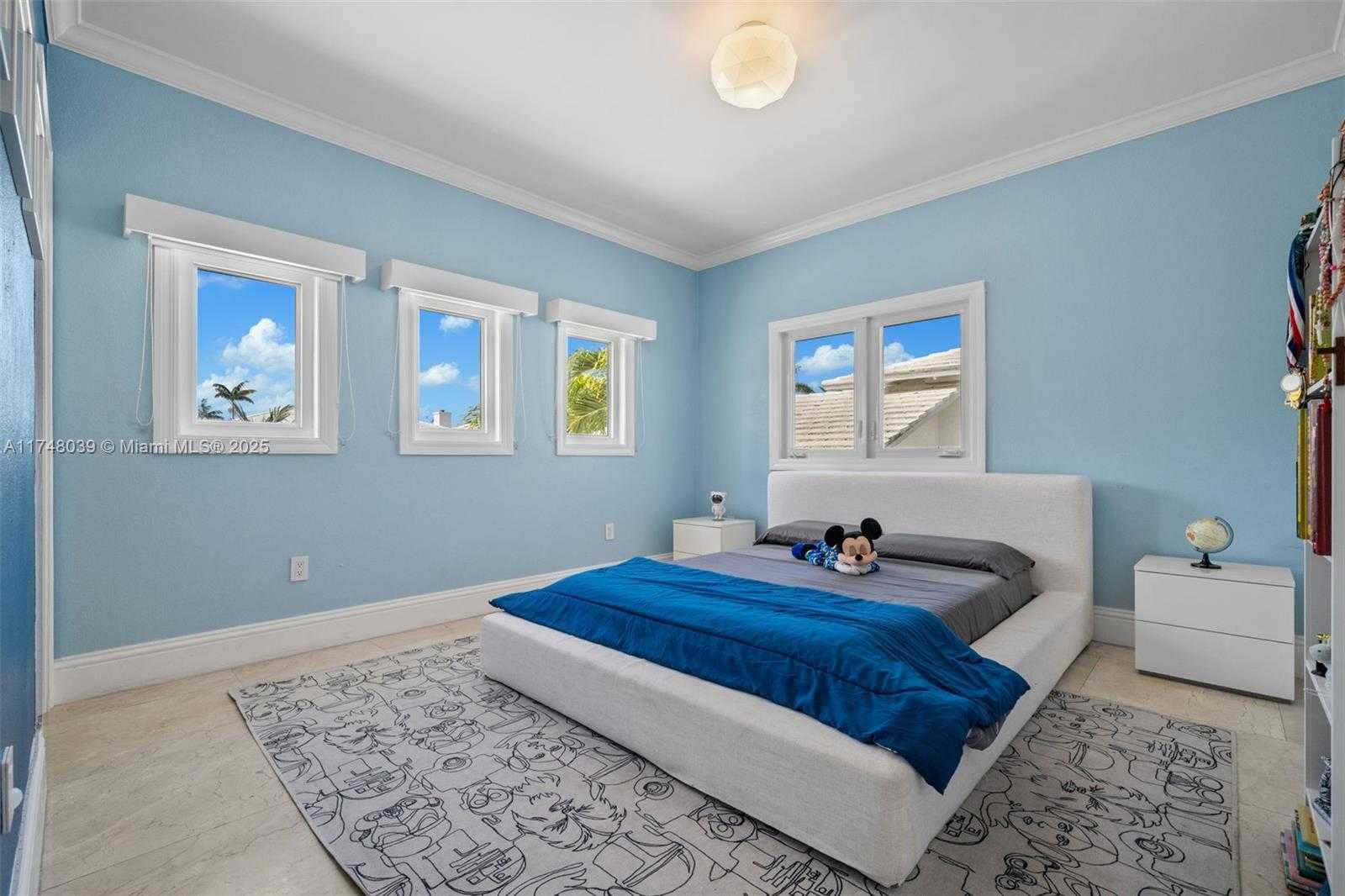 Small Image of 6 COCONUT LN, Key Biscayne Number 33