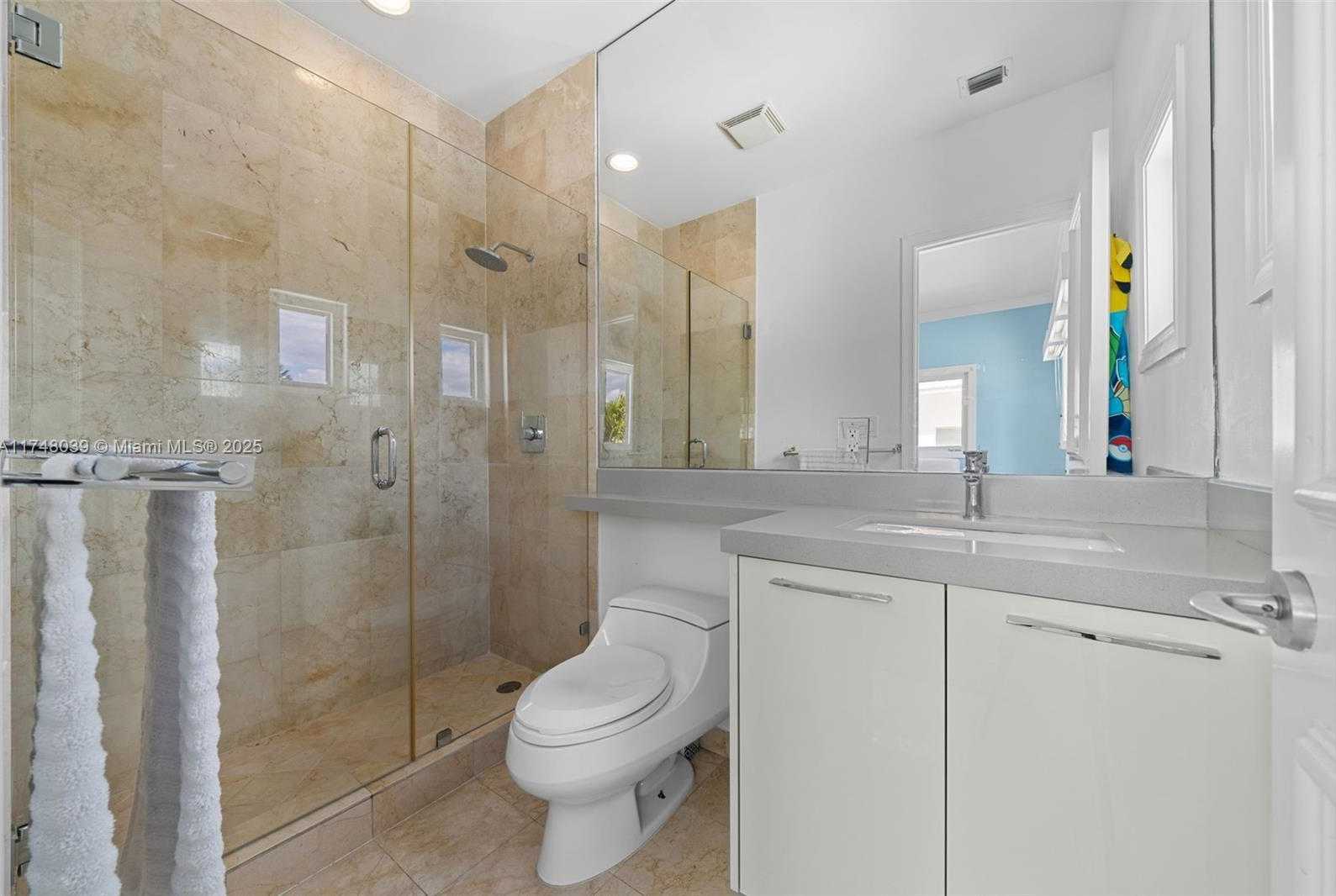 Small Image of 6 COCONUT LN, Key Biscayne Number 35