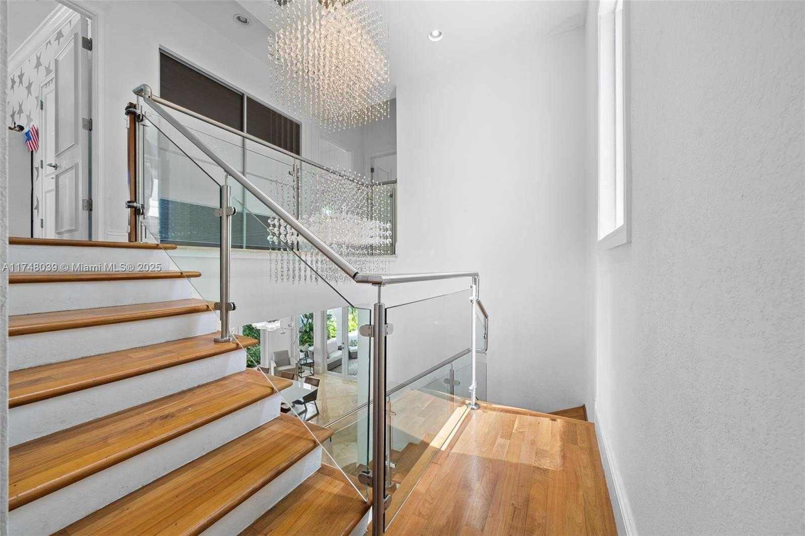 Small Image of 6 COCONUT LN, Key Biscayne Number 39