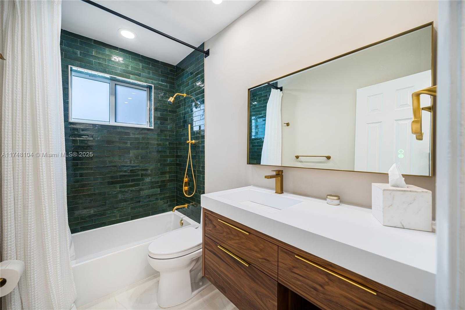 Small Image of 9280 NORTH EAST 12TH AVE, Miami Shores Number 11