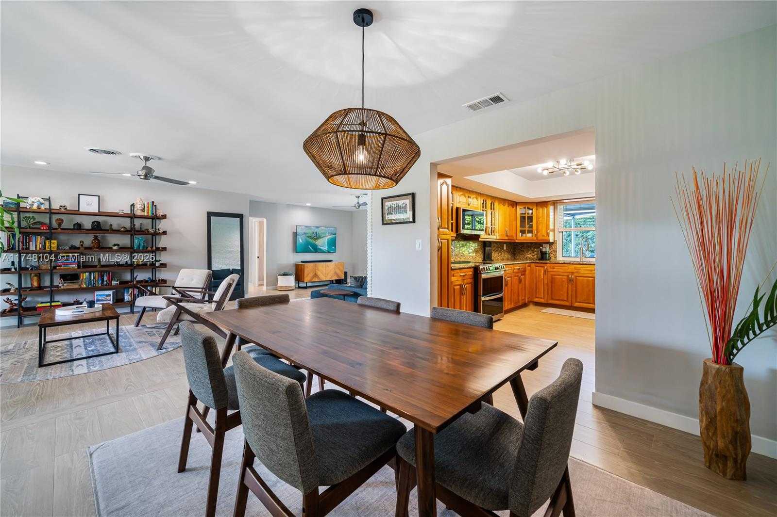 Small Image of 9280 NORTH EAST 12TH AVE, Miami Shores Number 18
