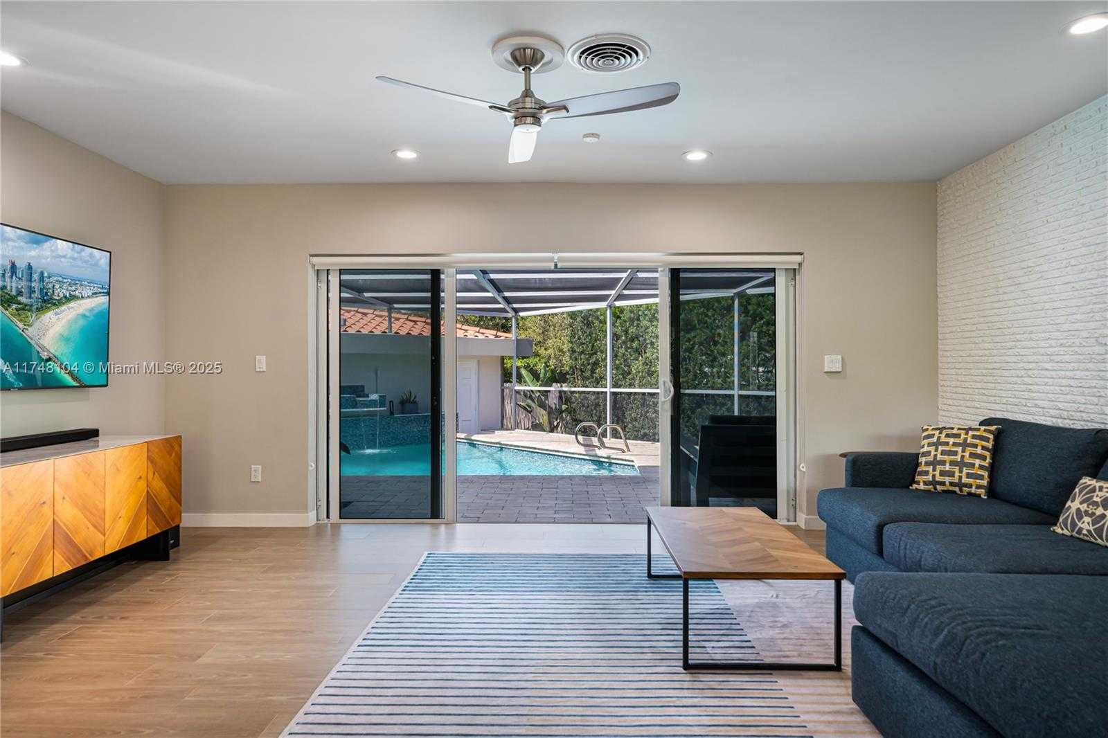 Small Image of 9280 NORTH EAST 12TH AVE, Miami Shores Number 24