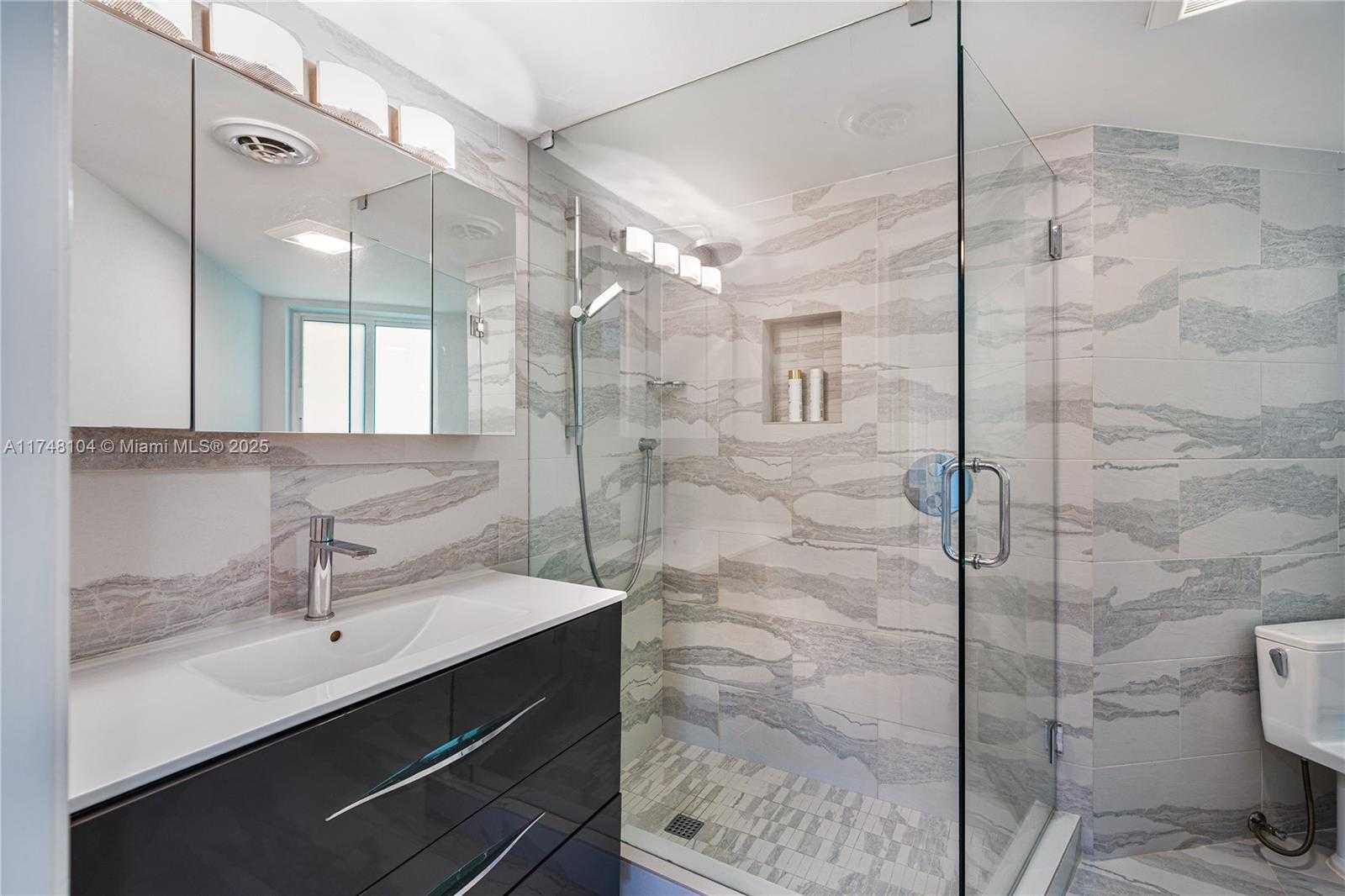 Small Image of 9280 NORTH EAST 12TH AVE, Miami Shores Number 7