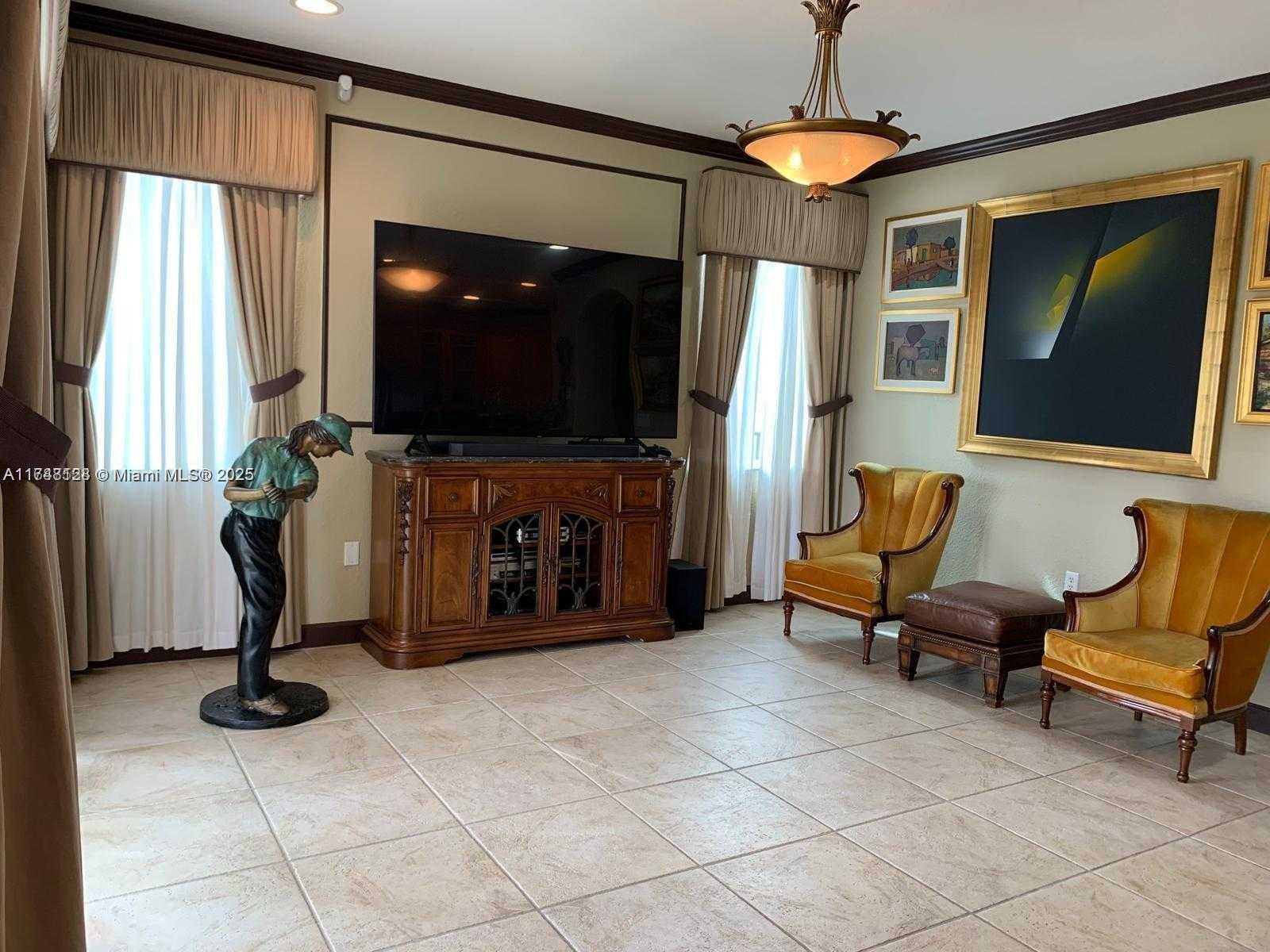 Small Image of 1065 SOUTH WEST 150TH PL, Miami Number 11