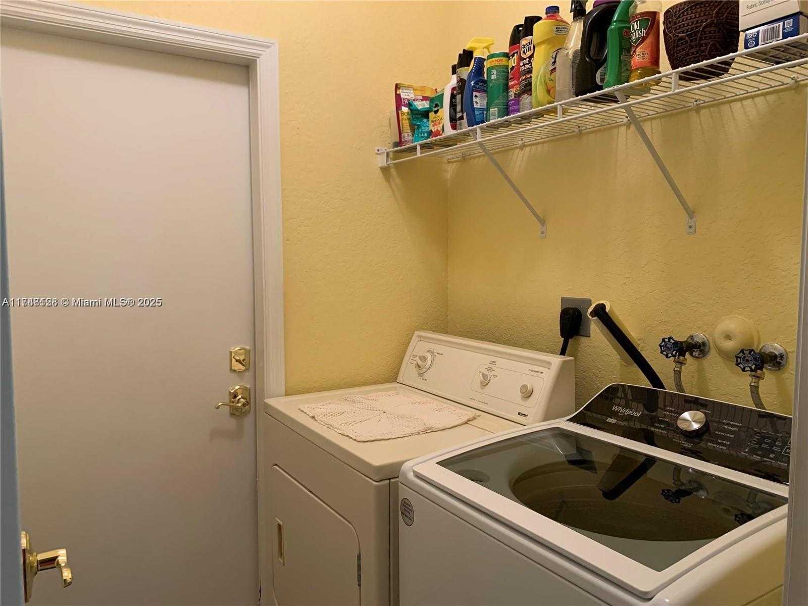 Small Image of 1065 SOUTH WEST 150TH PL, Miami Number 15
