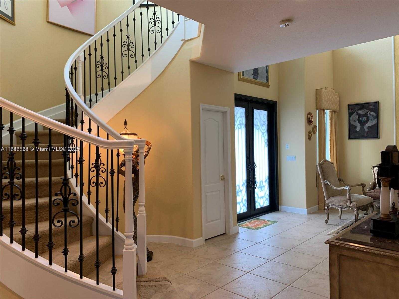 Small Image of 1065 SOUTH WEST 150TH PL, Miami Number 17