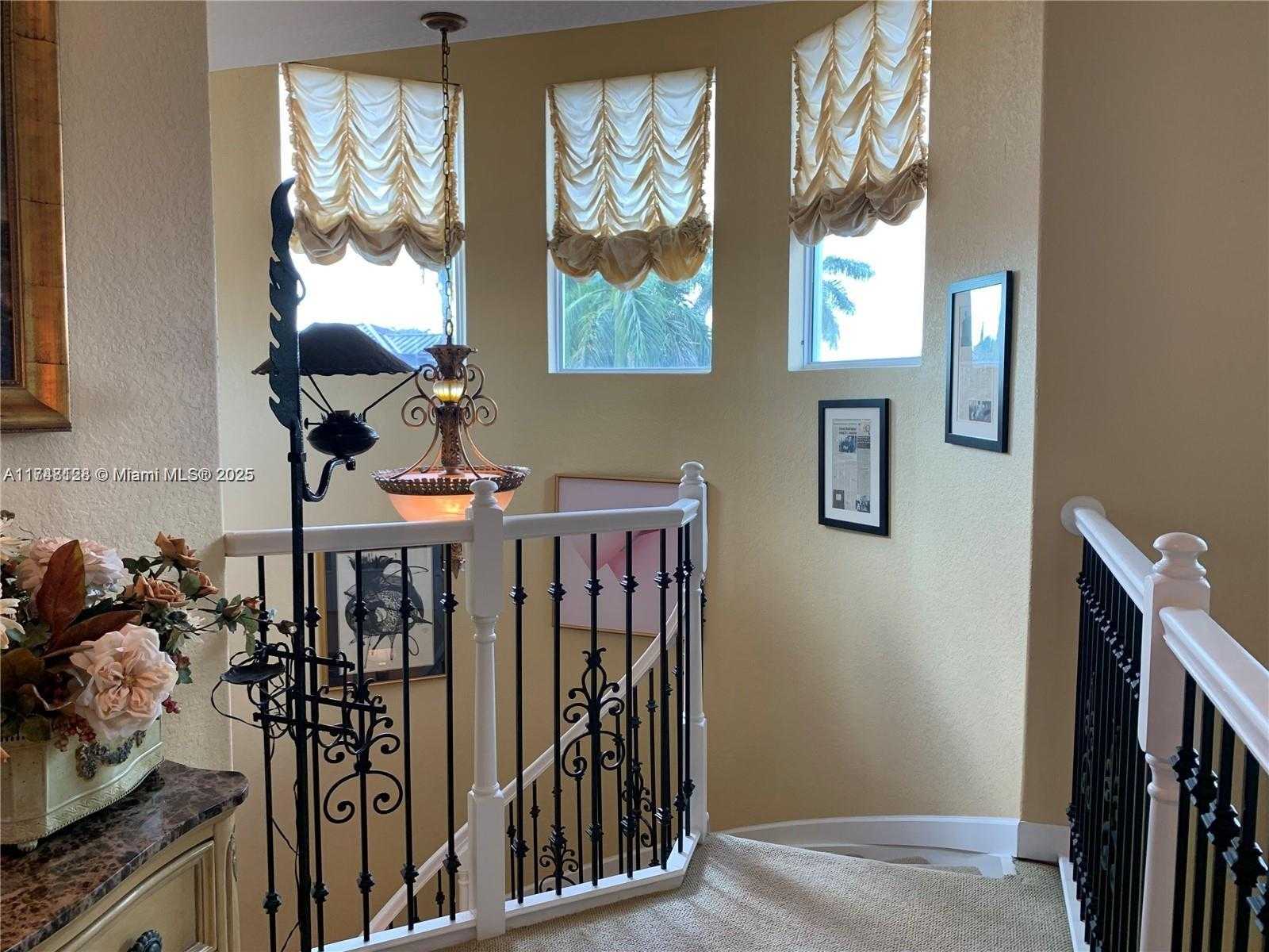 Small Image of 1065 SOUTH WEST 150TH PL, Miami Number 19