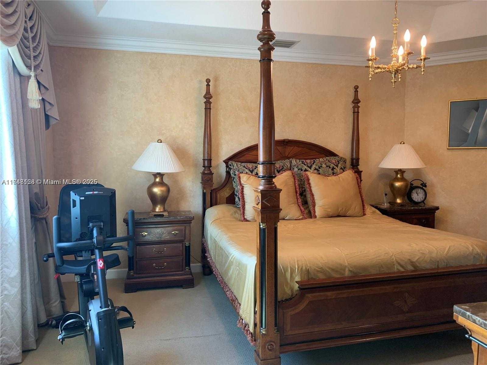 Small Image of 1065 SOUTH WEST 150TH PL, Miami Number 24