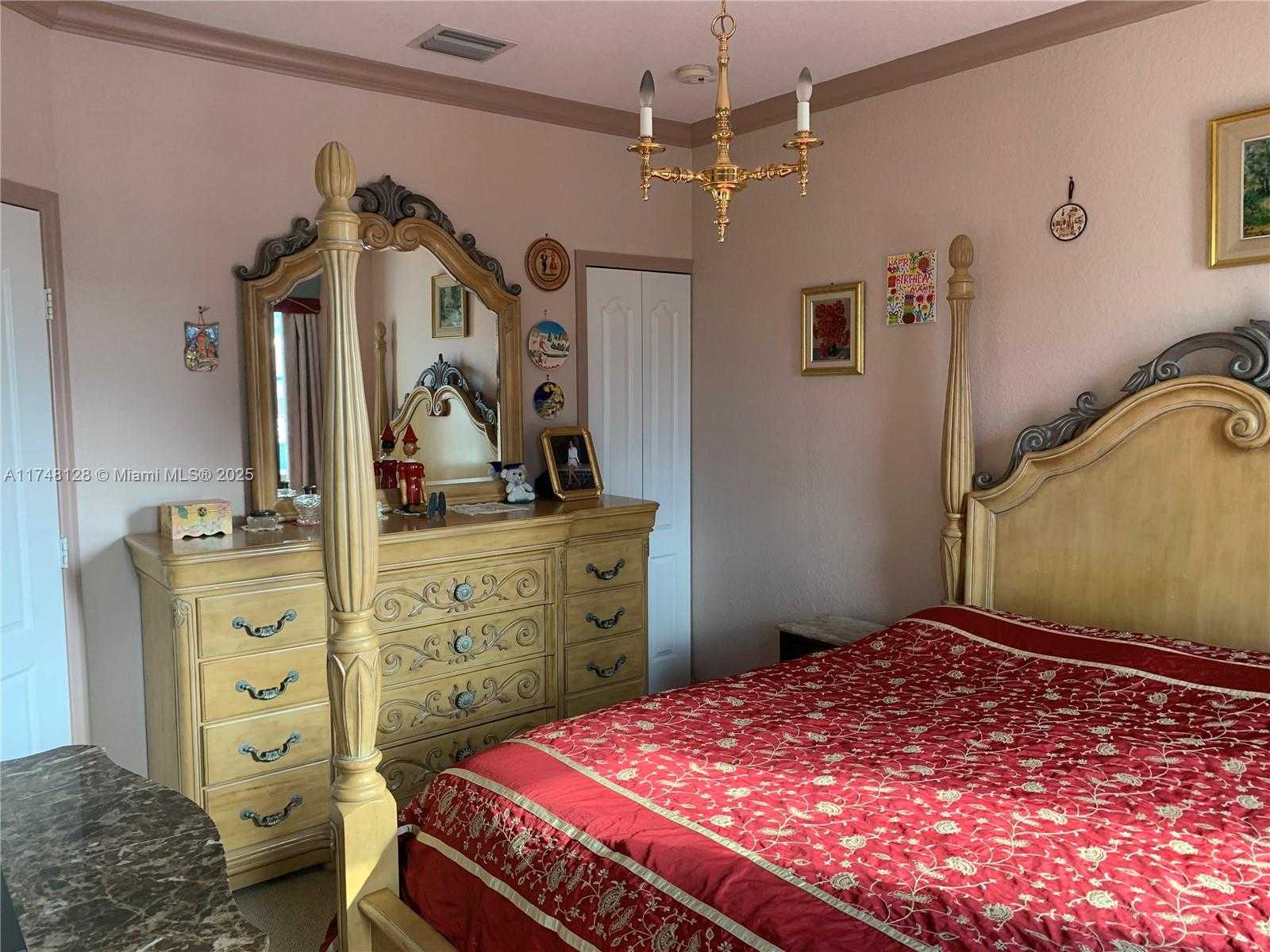 Small Image of 1065 SOUTH WEST 150TH PL, Miami Number 30