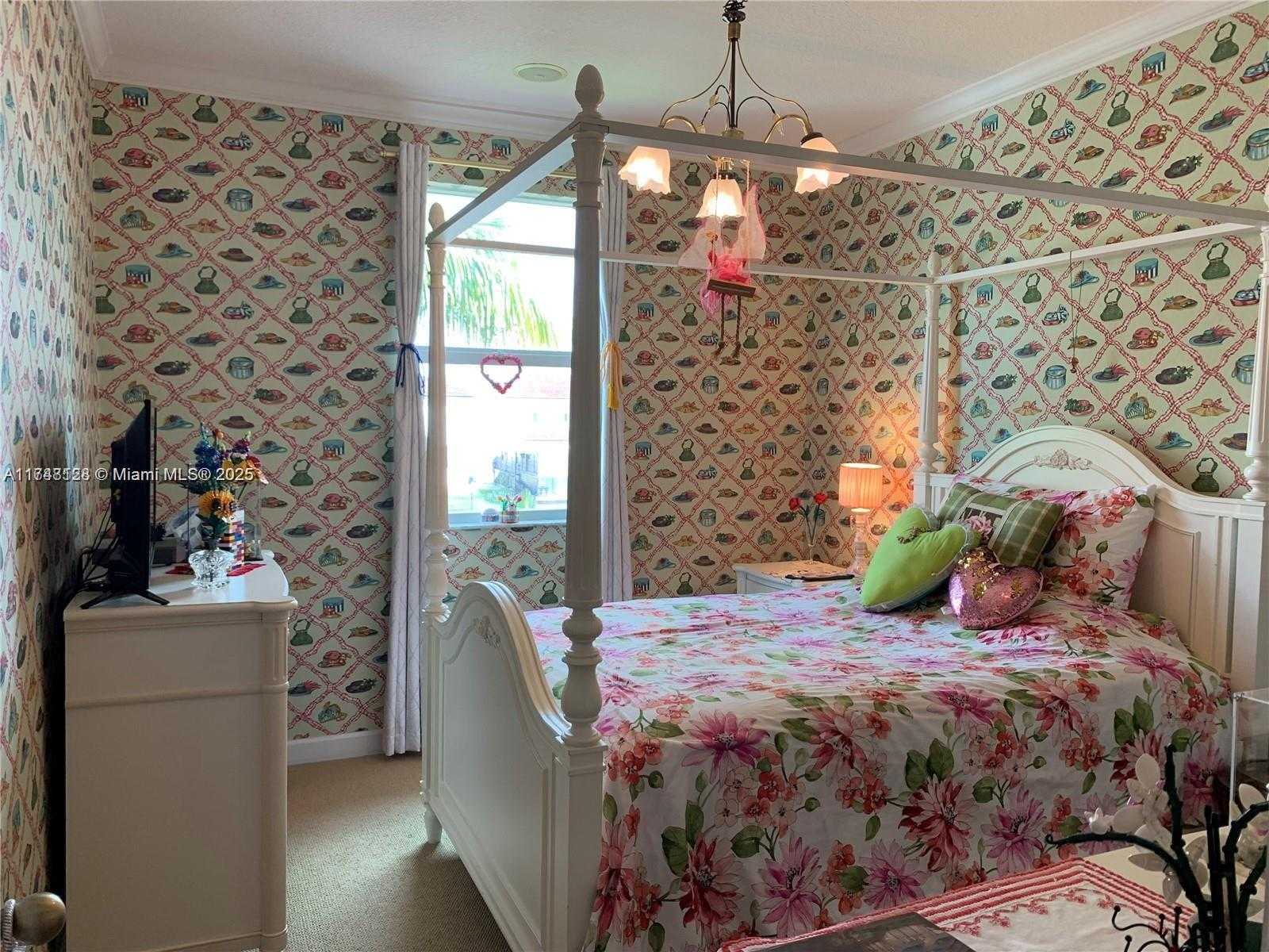 Small Image of 1065 SOUTH WEST 150TH PL, Miami Number 33