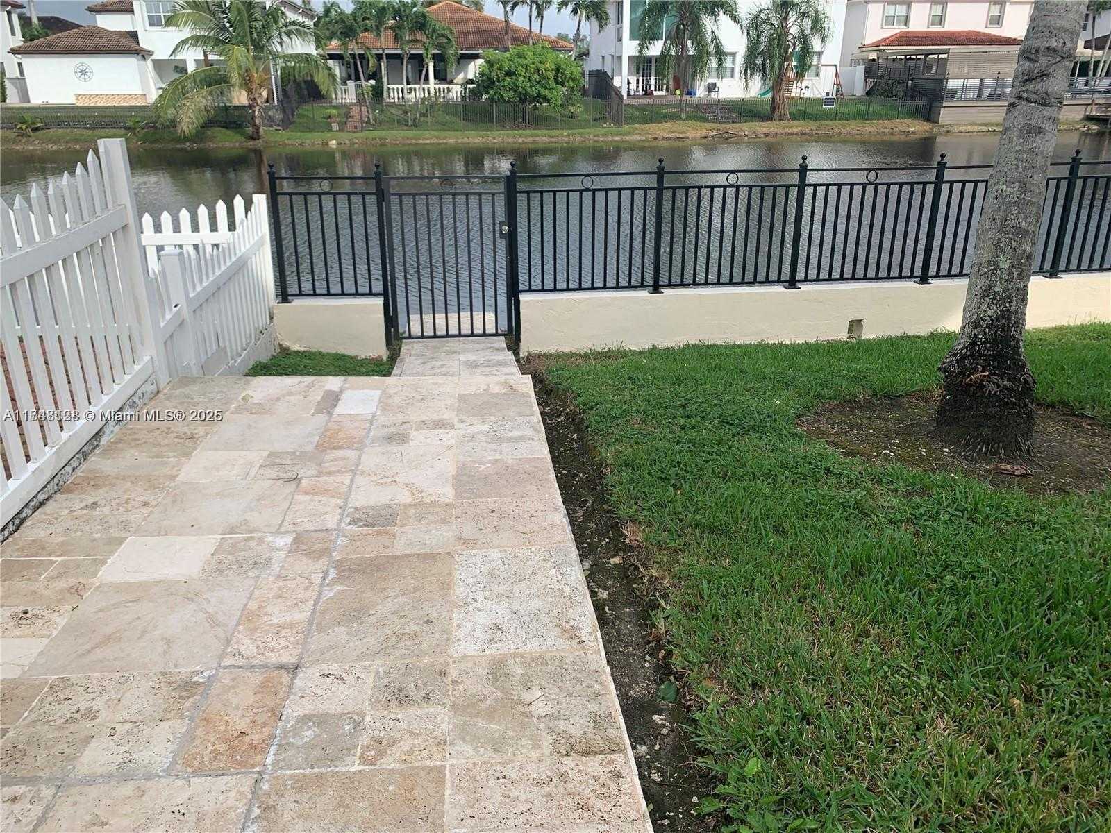 Small Image of 1065 SOUTH WEST 150TH PL, Miami Number 40