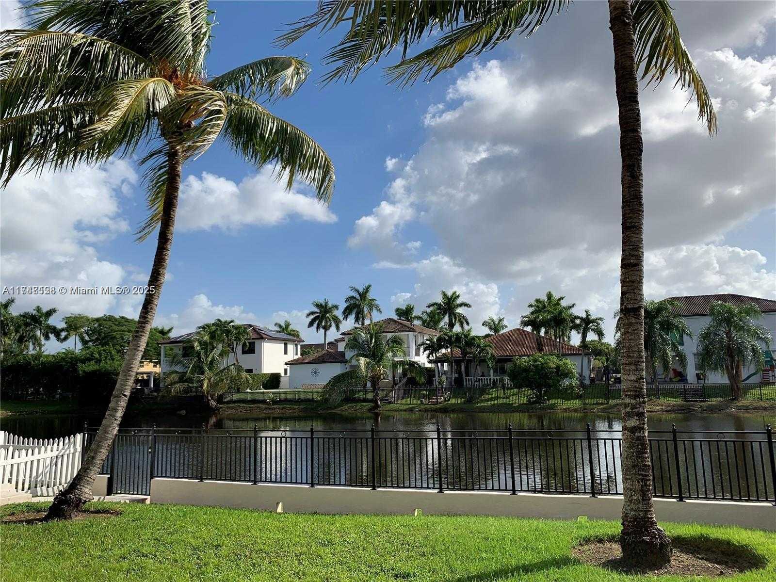 Small Image of 1065 SOUTH WEST 150TH PL, Miami Number 41