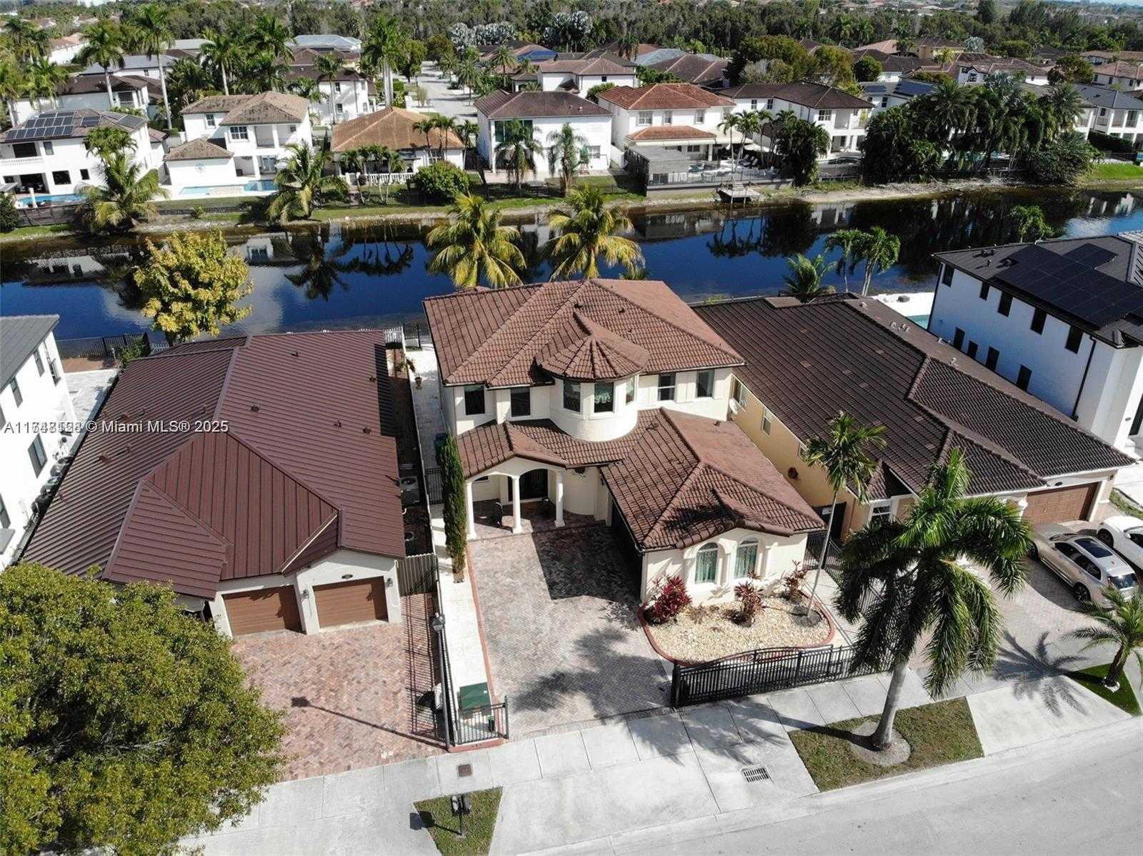 Small Image of 1065 SOUTH WEST 150TH PL, Miami Number 5