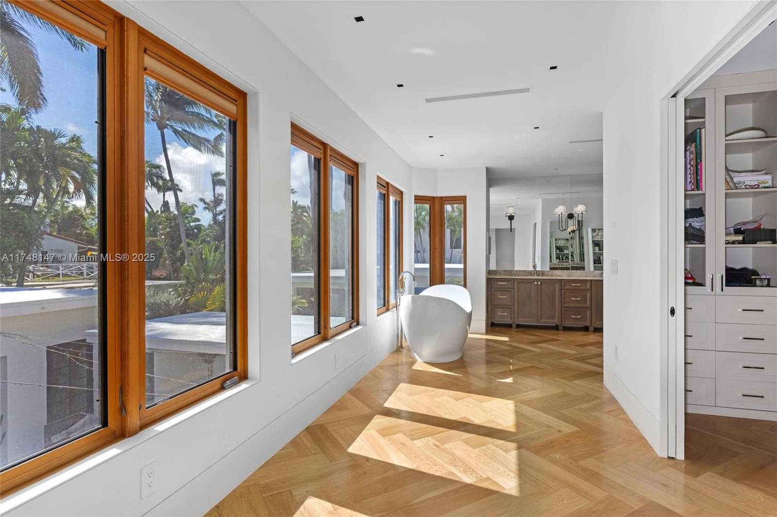 Small Image of 114 4TH RIVO ALTO TER, Miami Beach Number 21