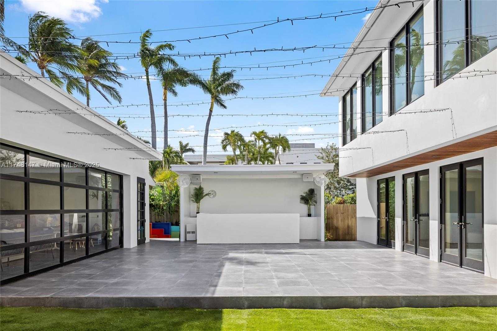 Small Image of 114 4TH RIVO ALTO TER, Miami Beach Number 28