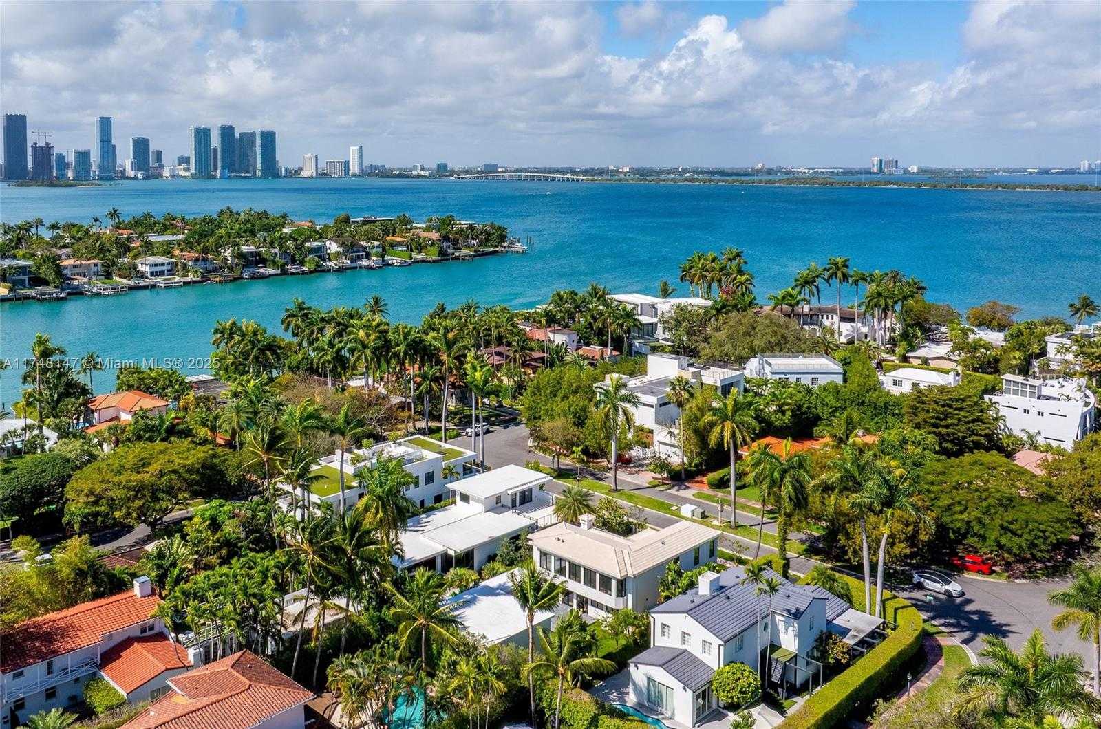 Small Image of 114 4TH RIVO ALTO TER, Miami Beach Number 34