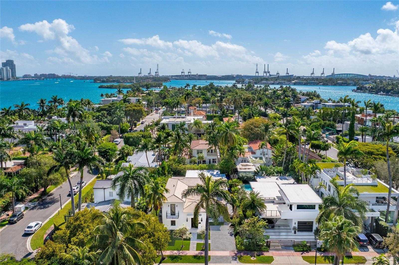 Small Image of 114 4TH RIVO ALTO TER, Miami Beach Number 36