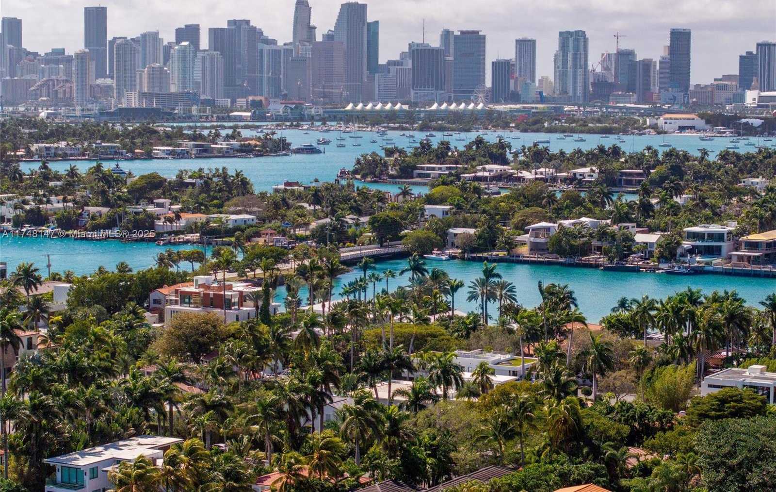 Small Image of 114 4TH RIVO ALTO TER, Miami Beach Number 38