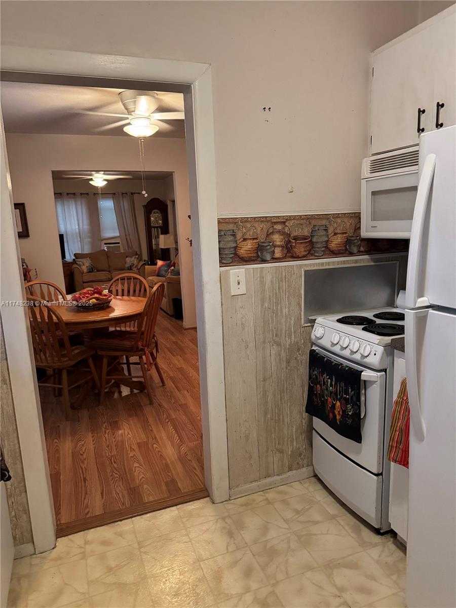 Small Image of 170 NORTH WEST 3RD ST, Homestead Number 3