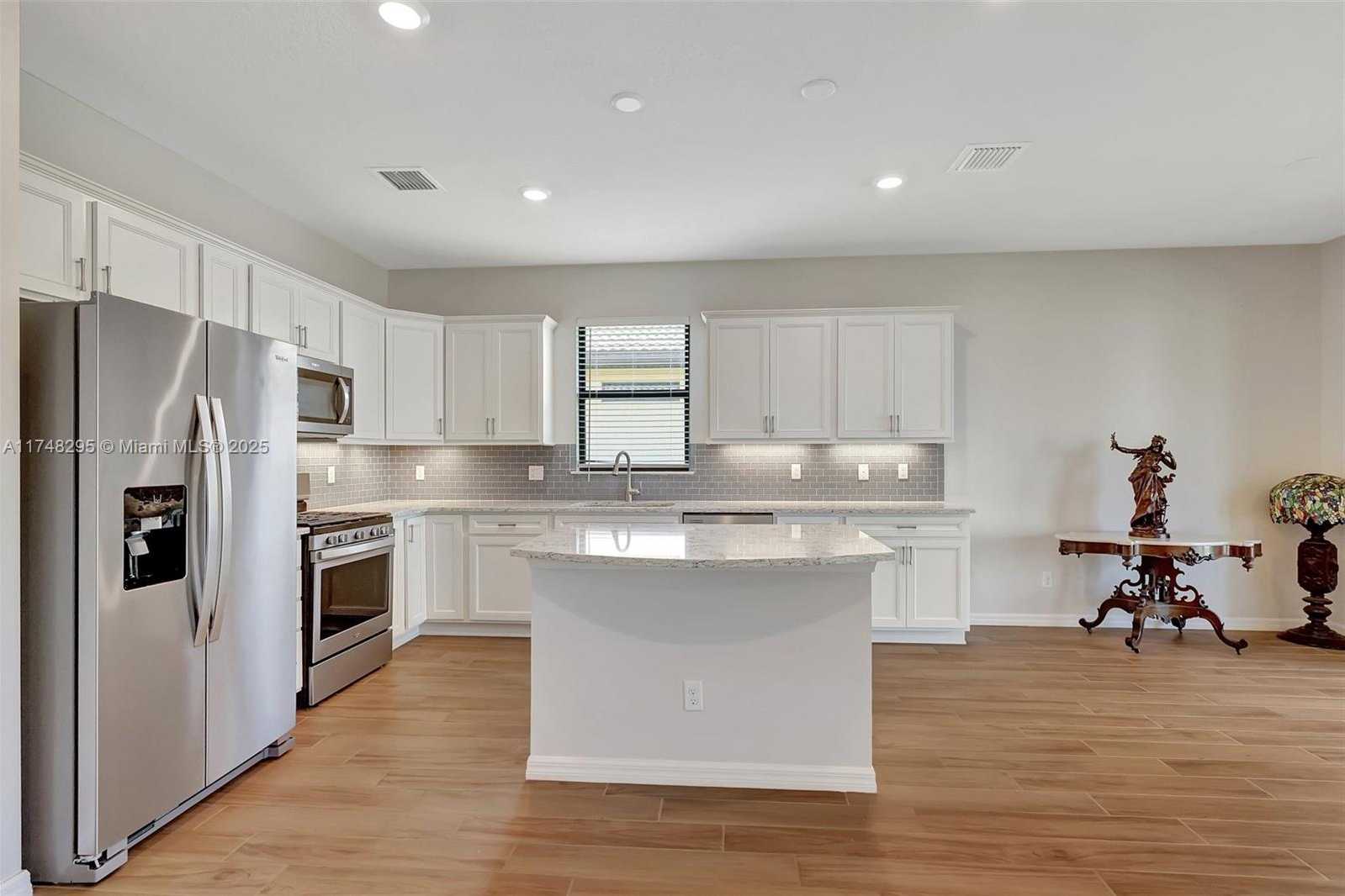 Small Image of 727 SOUTH EAST BOBOLI WAY, Port St. Lucie Number 13