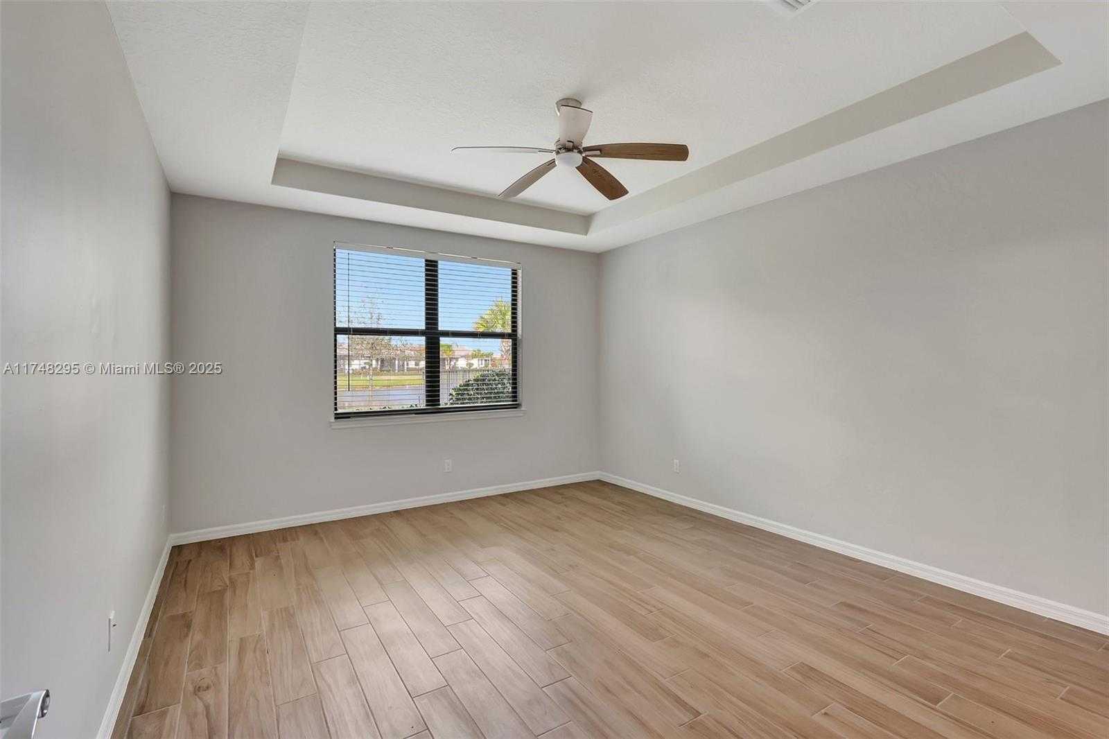 Small Image of 727 SOUTH EAST BOBOLI WAY, Port St. Lucie Number 17