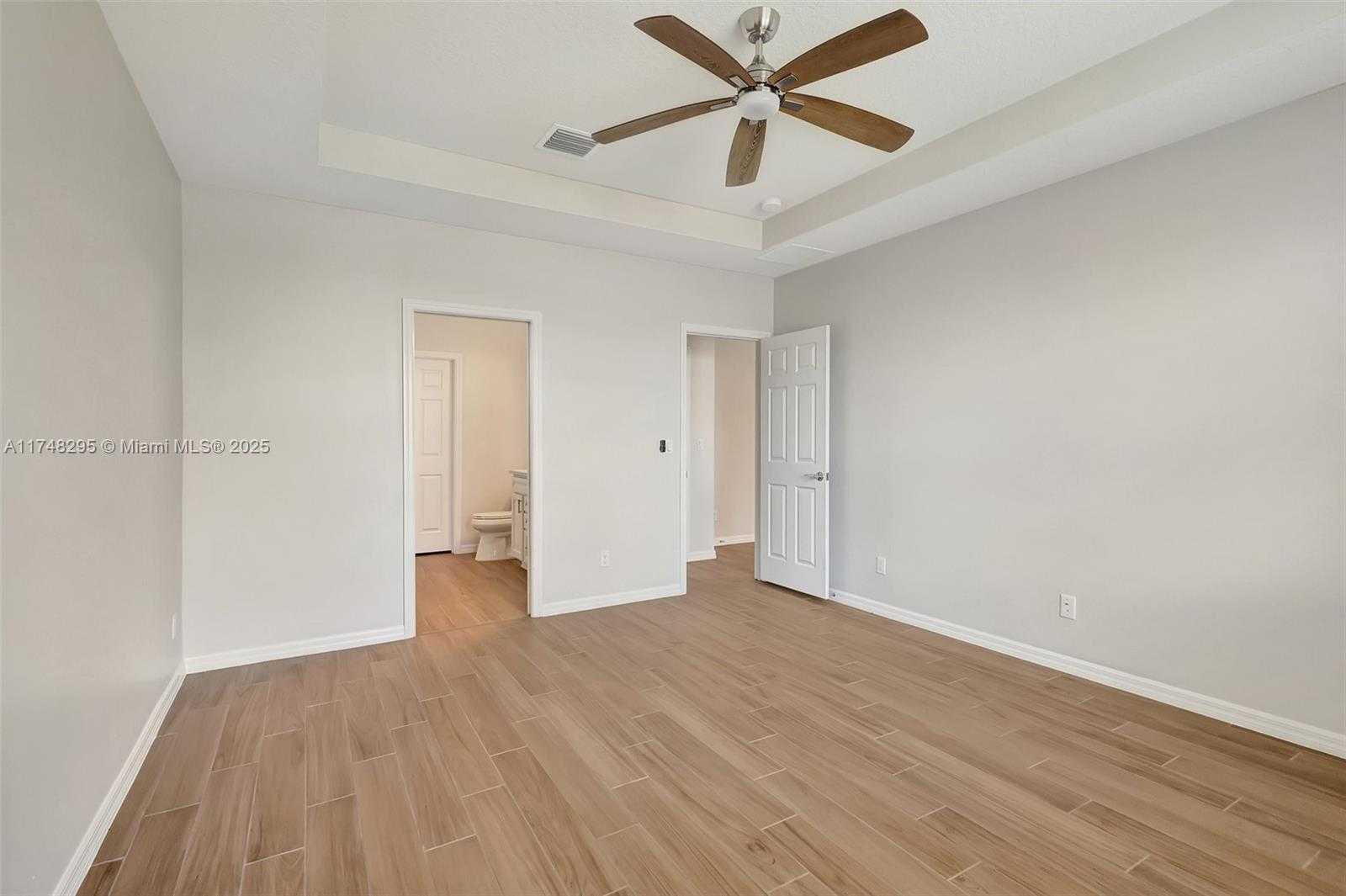 Small Image of 727 SOUTH EAST BOBOLI WAY, Port St. Lucie Number 19