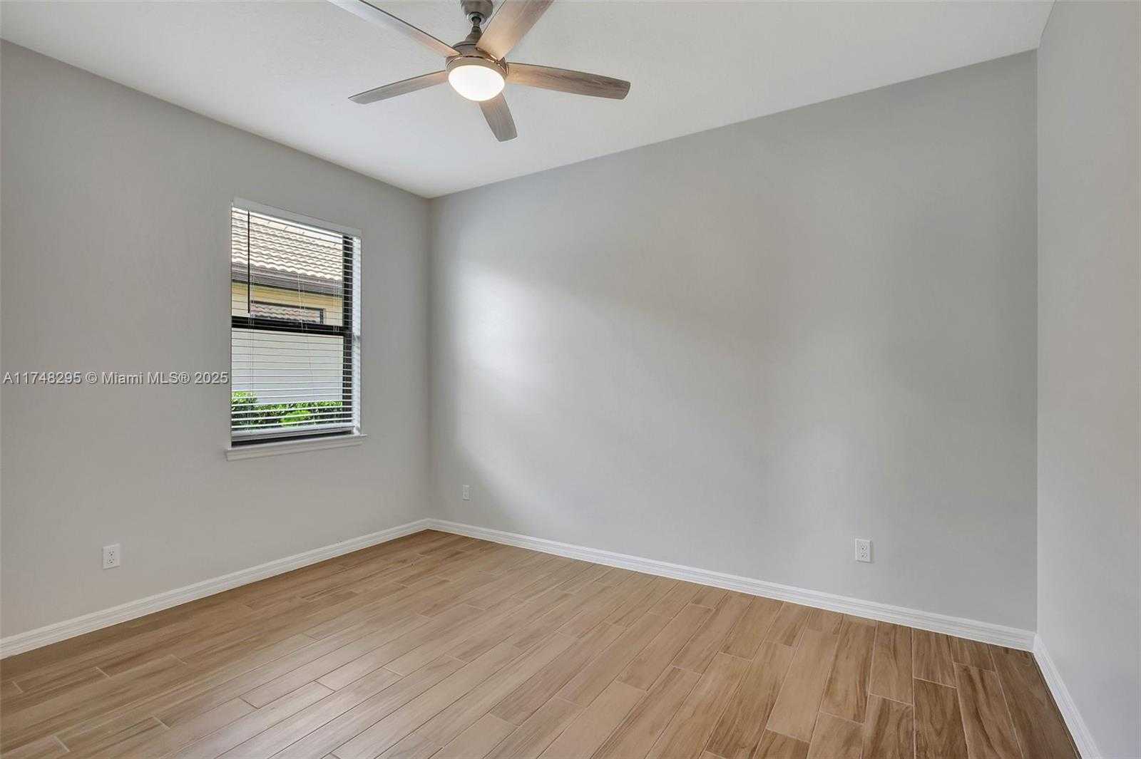 Small Image of 727 SOUTH EAST BOBOLI WAY, Port St. Lucie Number 26
