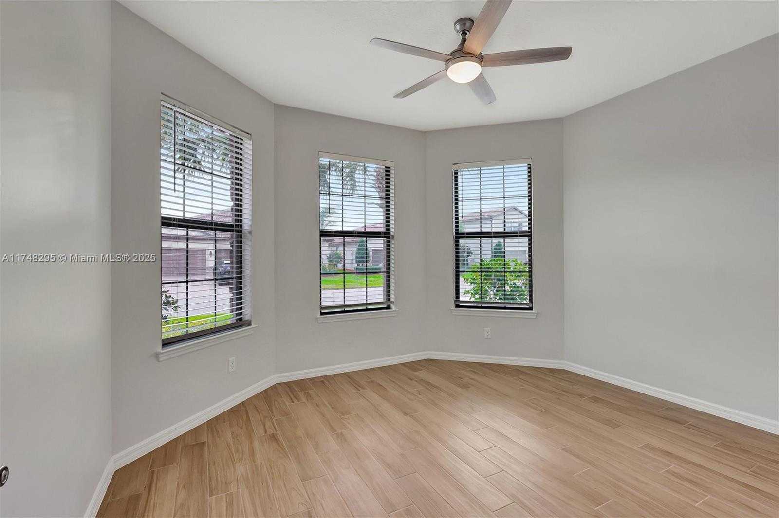 Small Image of 727 SOUTH EAST BOBOLI WAY, Port St. Lucie Number 29