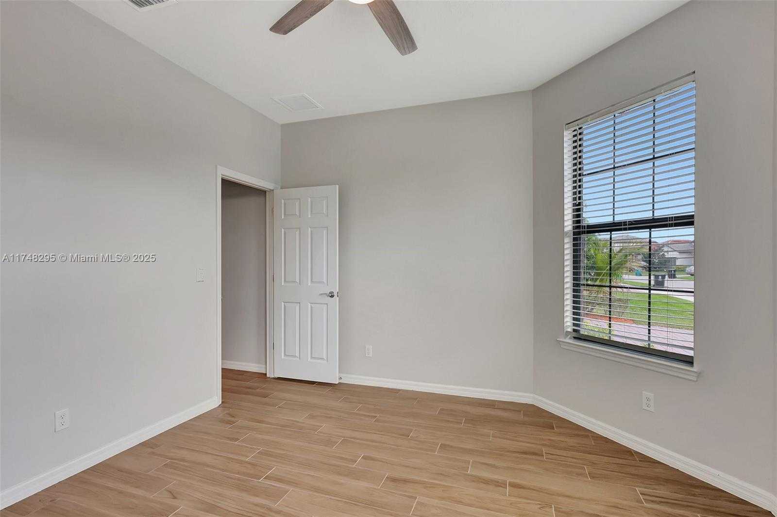 Small Image of 727 SOUTH EAST BOBOLI WAY, Port St. Lucie Number 30