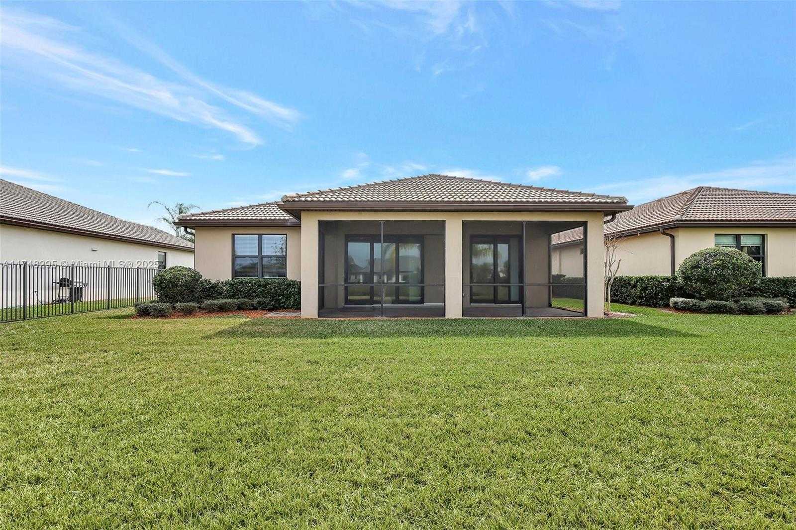 Small Image of 727 SOUTH EAST BOBOLI WAY, Port St. Lucie Number 36