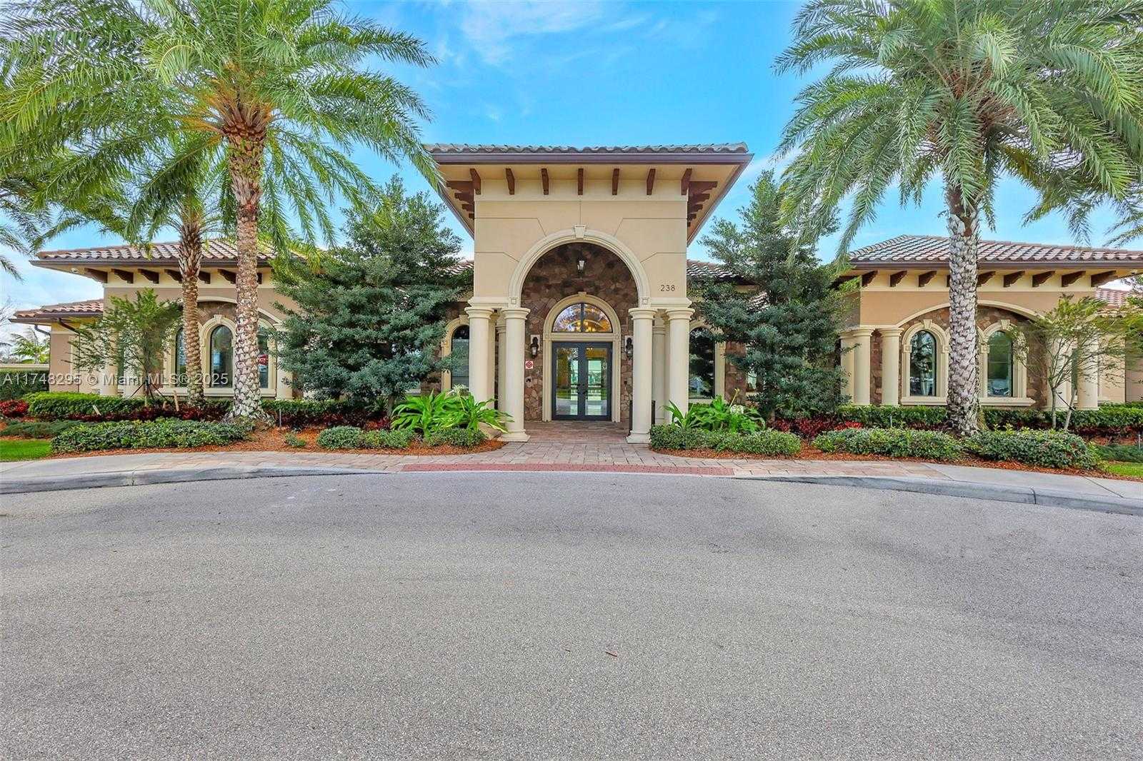 Small Image of 727 SOUTH EAST BOBOLI WAY, Port St. Lucie Number 40