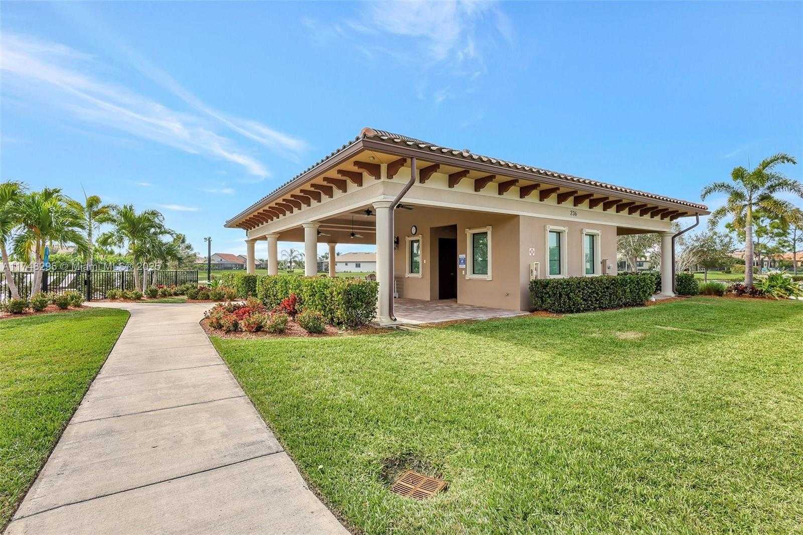 Small Image of 727 SOUTH EAST BOBOLI WAY, Port St. Lucie Number 49