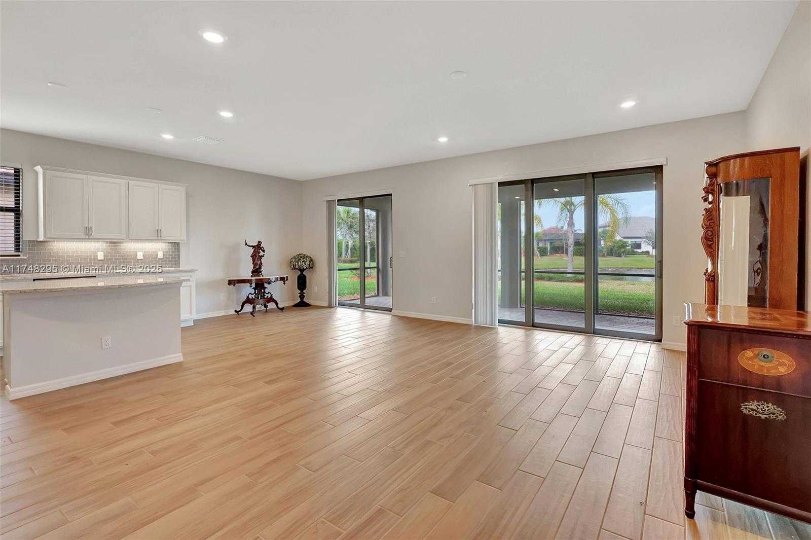 Small Image of 727 SOUTH EAST BOBOLI WAY, Port St. Lucie Number 6
