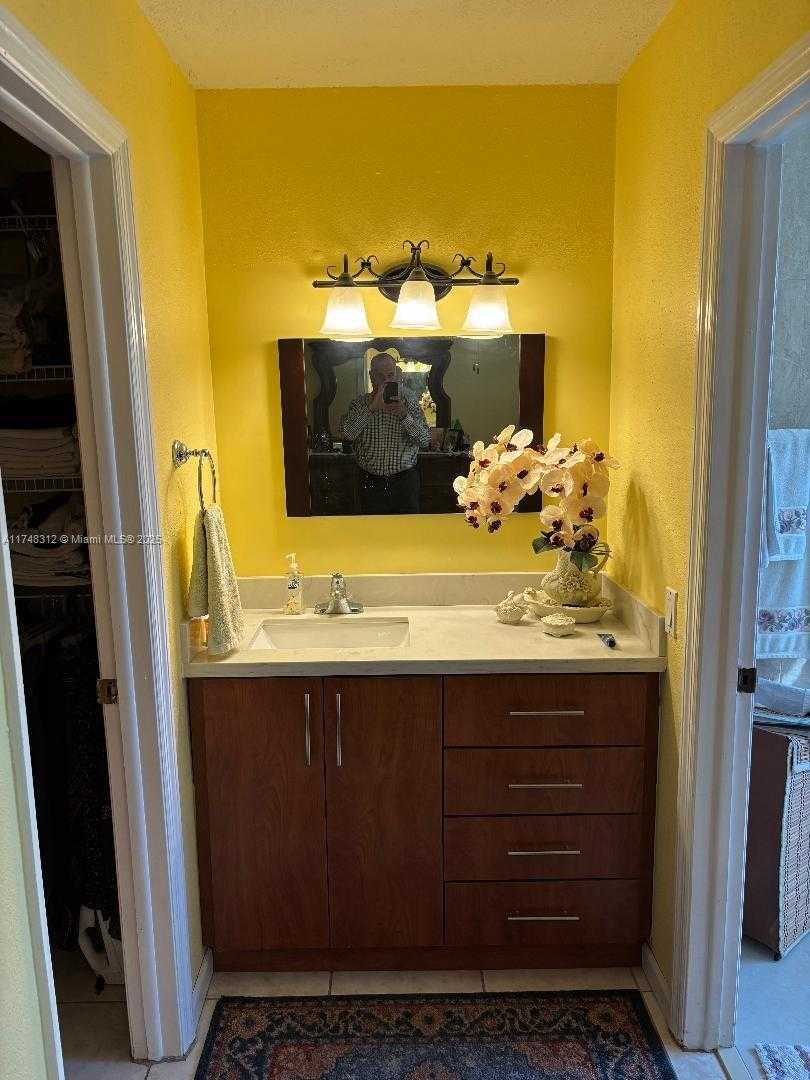 Small Image of 4141 WEST 4TH AVE, Hialeah Number 15