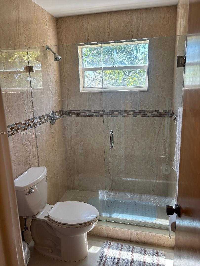 Small Image of 4141 WEST 4TH AVE, Hialeah Number 16