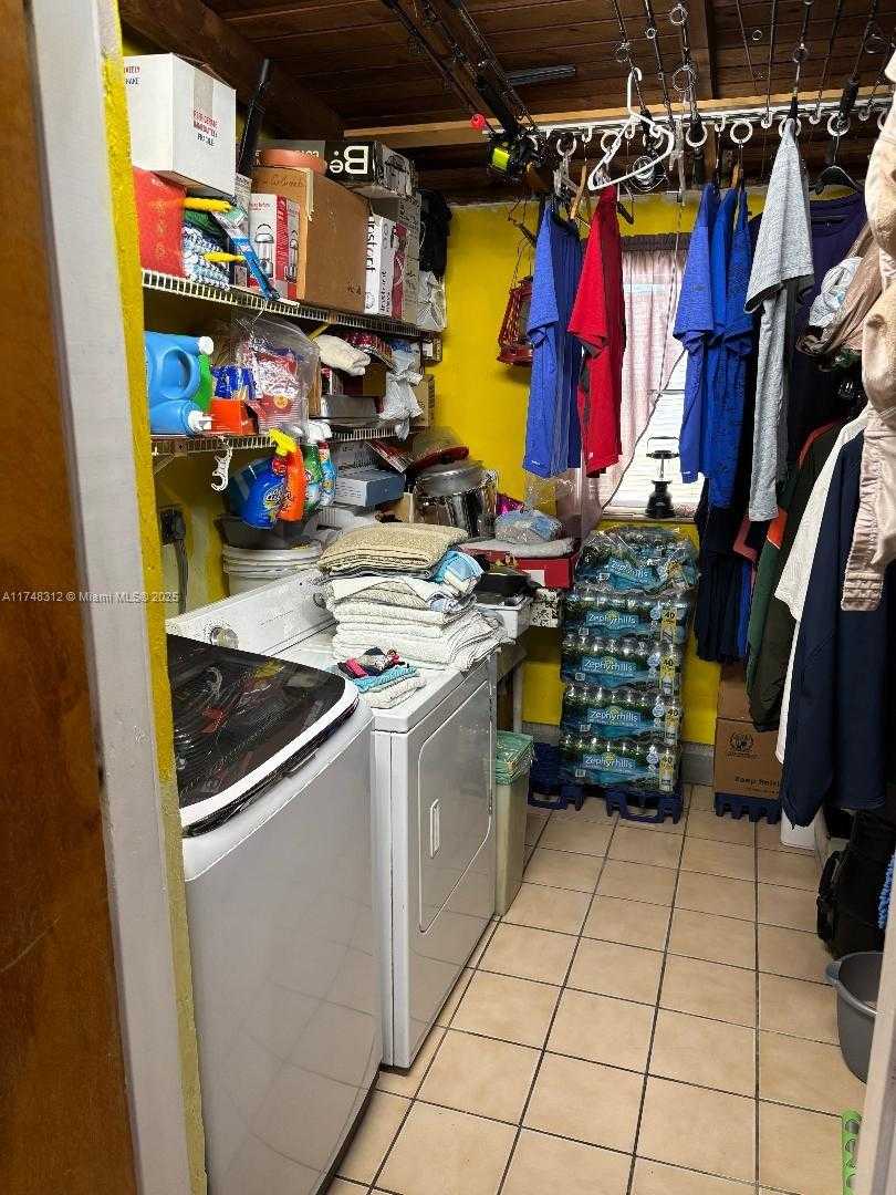 Small Image of 4141 WEST 4TH AVE, Hialeah Number 19