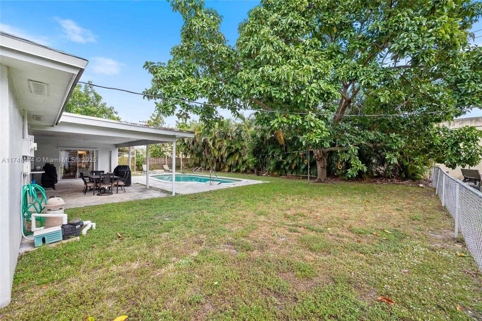 Small Image of 940 SOUTH WEST 52ND AVE, Plantation Number 25
