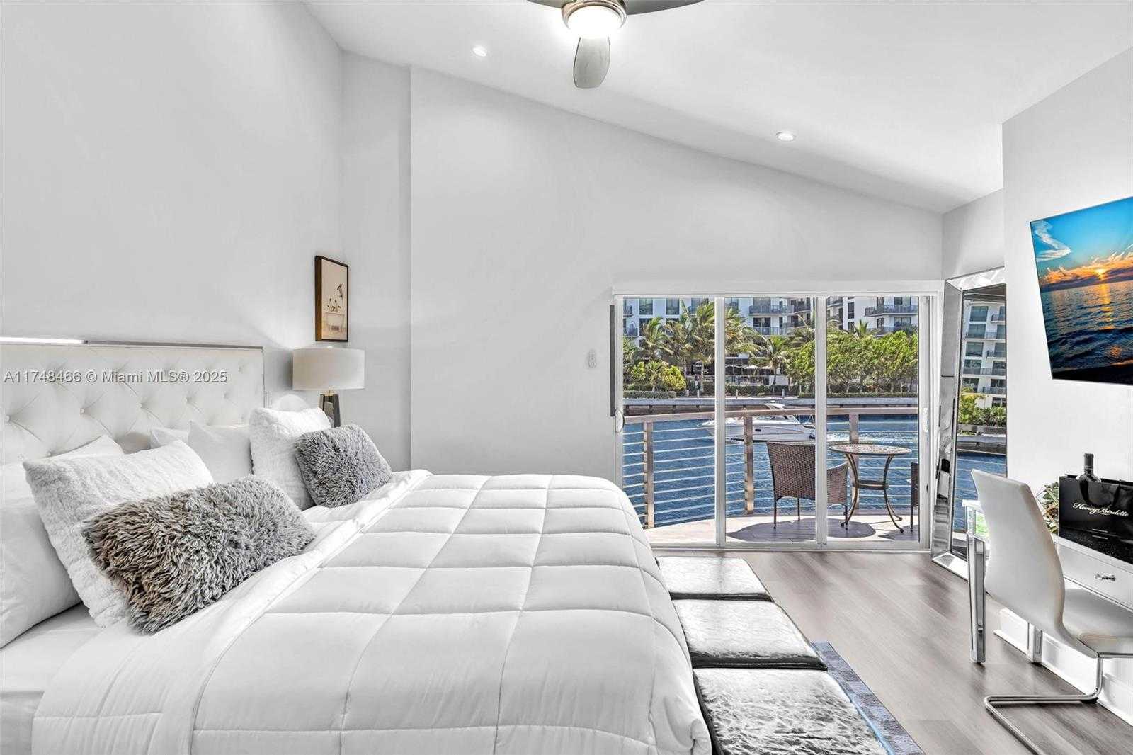 Small Image of 1044 NORTH WEST N RIVER, Miami Number 32