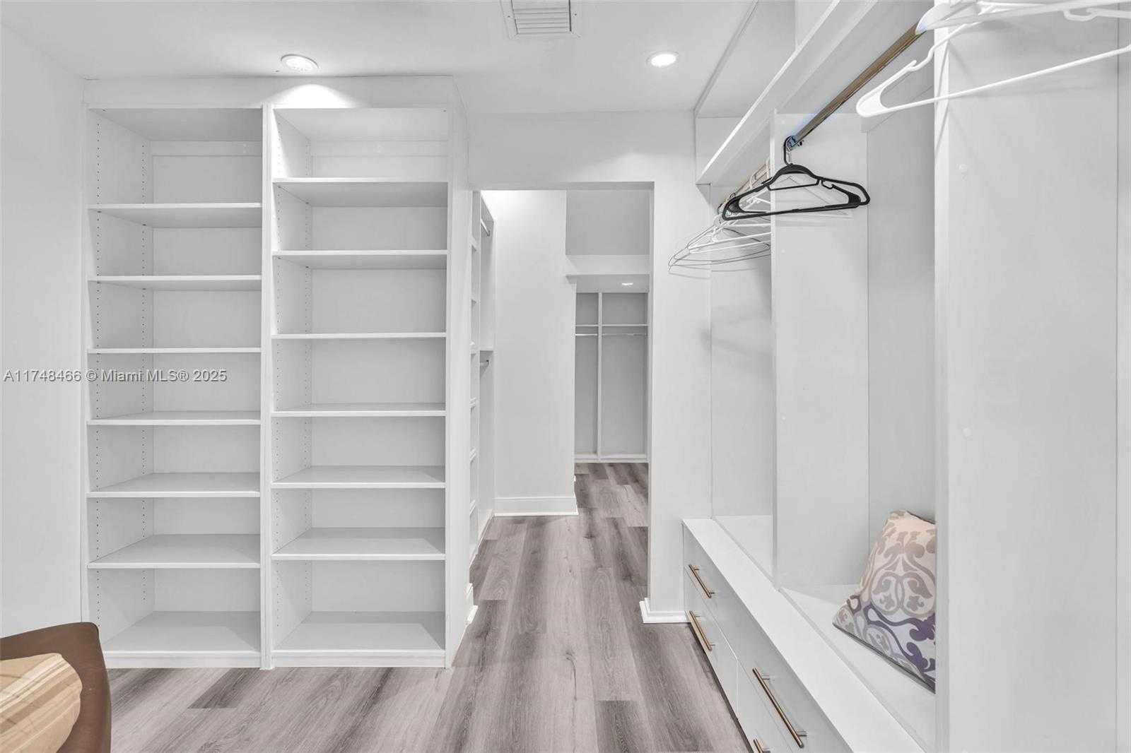 Small Image of 1044 NORTH WEST N RIVER, Miami Number 37