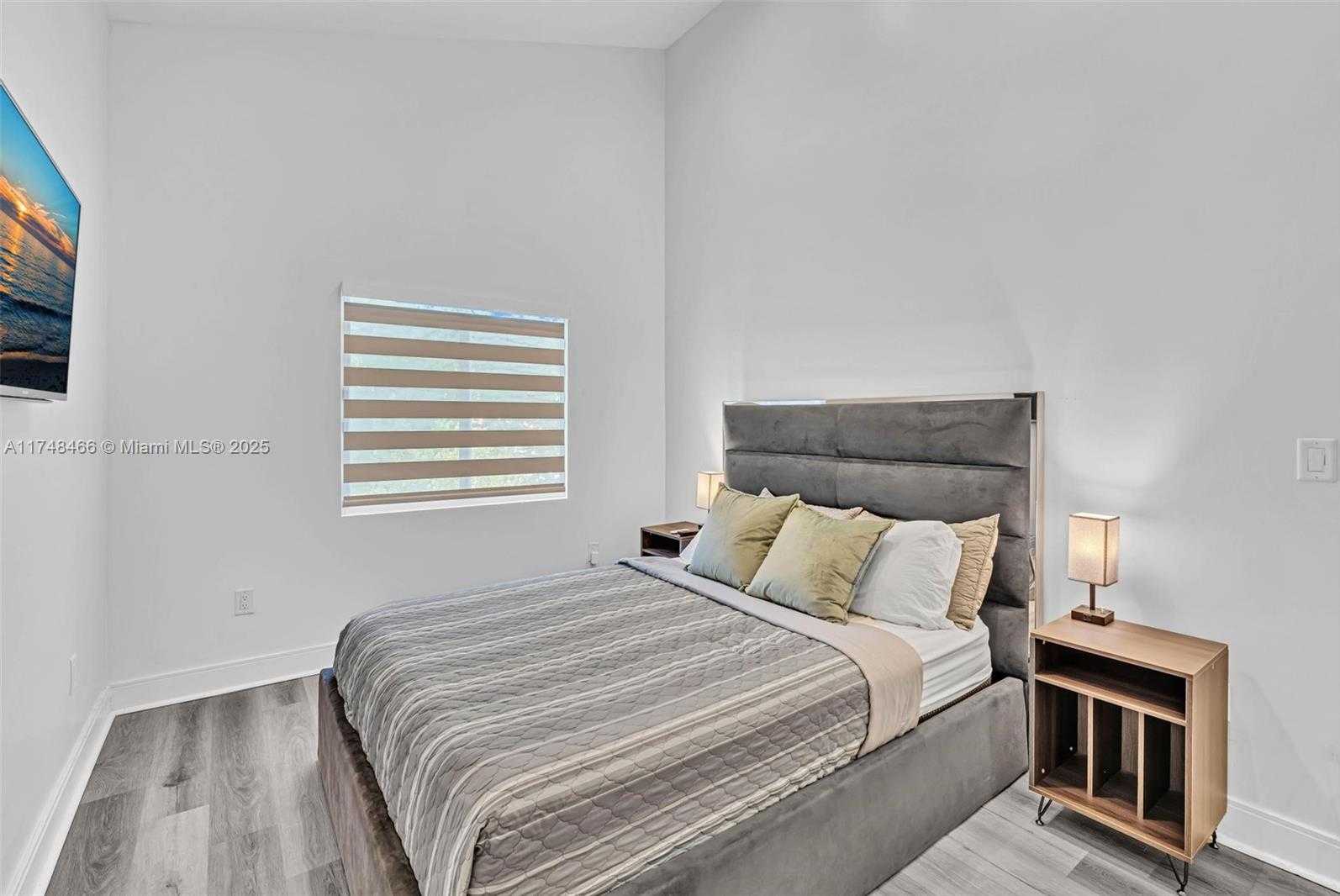 Small Image of 1044 NORTH WEST N RIVER, Miami Number 46