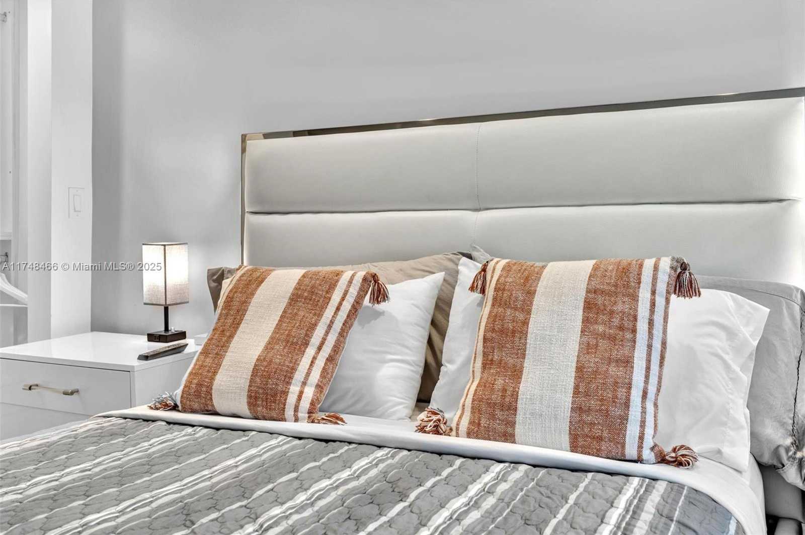 Small Image of 1044 NORTH WEST N RIVER, Miami Number 52