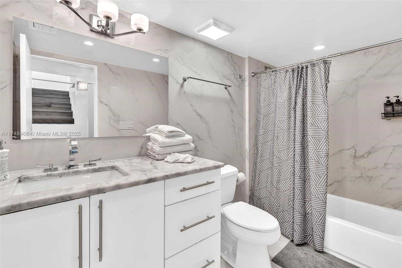 Small Image of 1044 NORTH WEST N RIVER, Miami Number 56