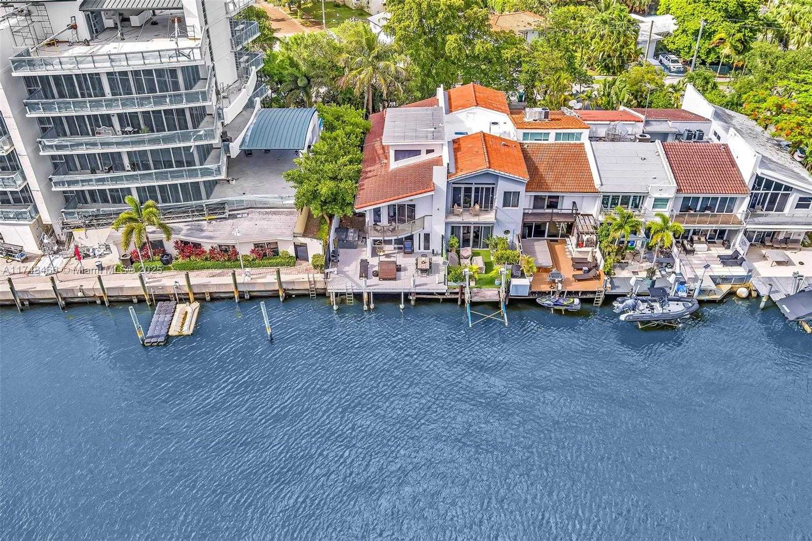 Small Image of 1044 NORTH WEST N RIVER, Miami Number 62