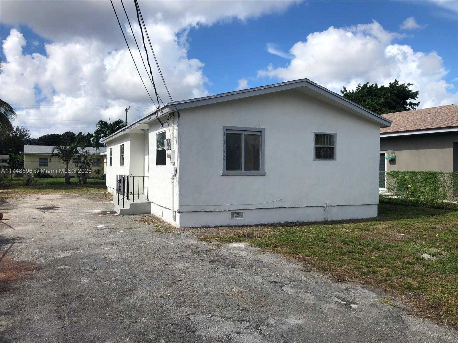 Small Image of 1970 NORTH WEST 153RD ST, Miami Gardens Number 2
