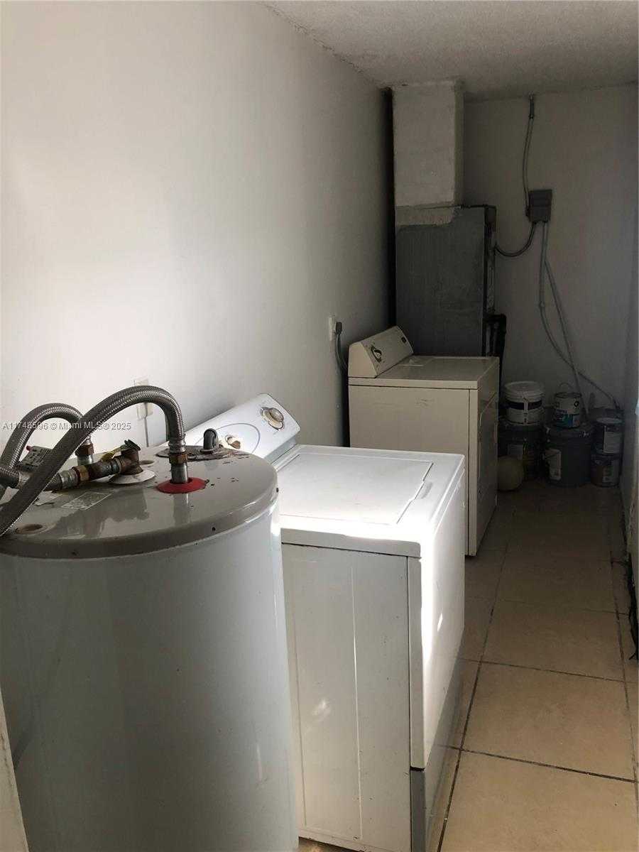 Small Image of 1970 NORTH WEST 153RD ST, Miami Gardens Number 8